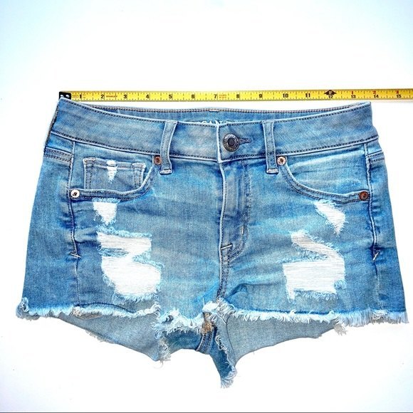 American Eagle Denim “Shortie” Distressed Jean Shorts Size 2 - Picture 3 of 7